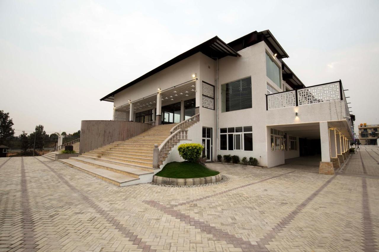 Vistar Pavithra Vivaha Convention Hall Jigani エクステリア 写真