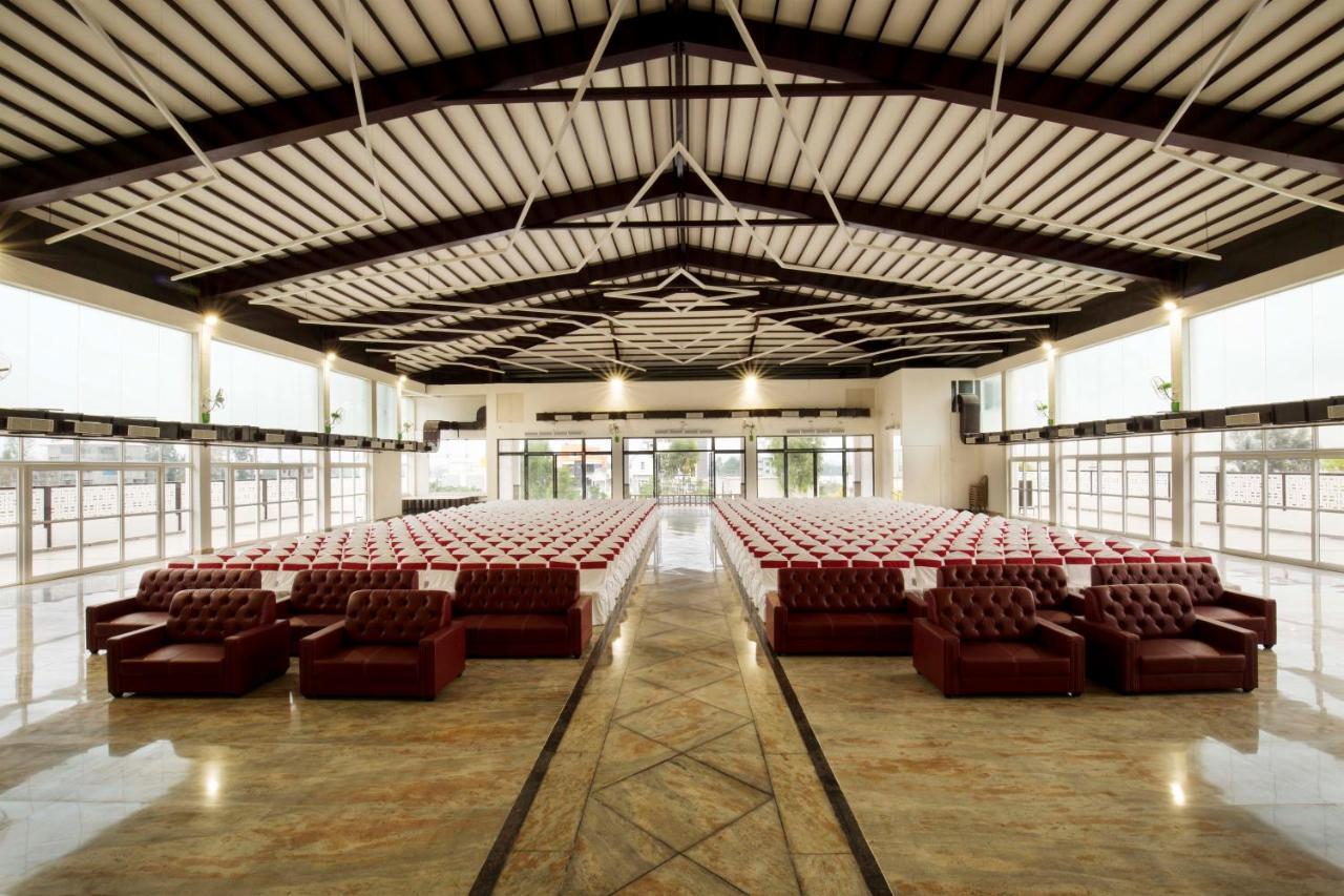 Vistar Pavithra Vivaha Convention Hall Jigani エクステリア 写真